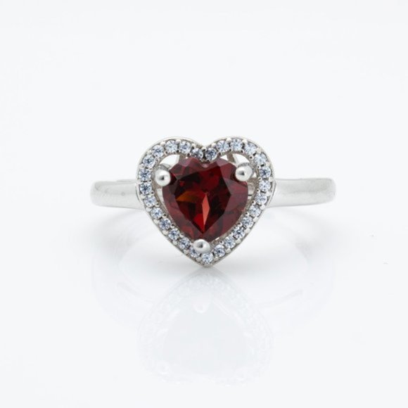 Stunning Garnet Heart Sterling Silver Ring - Picture 2 of 4